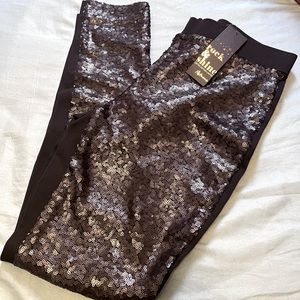 REITMANS “Rock & Shine” sequin, skinny style pants. Perfect for any occasion.